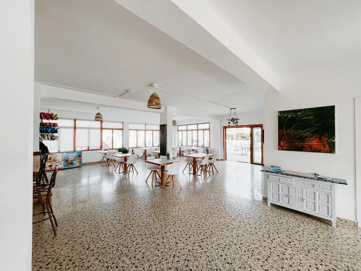 Guest house Hostal Cala Llombards