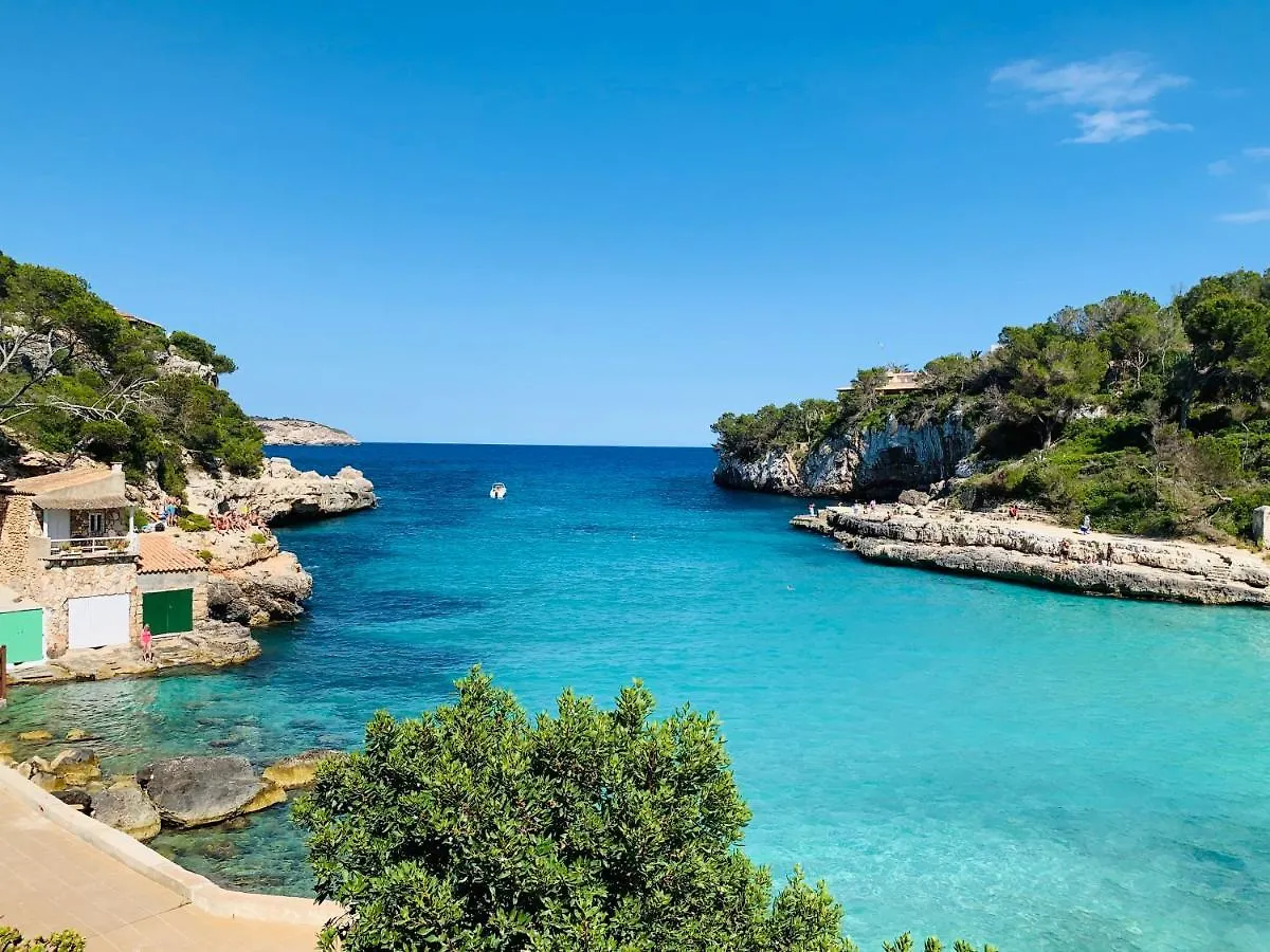 Guest house Hostal Cala Llombards Spain